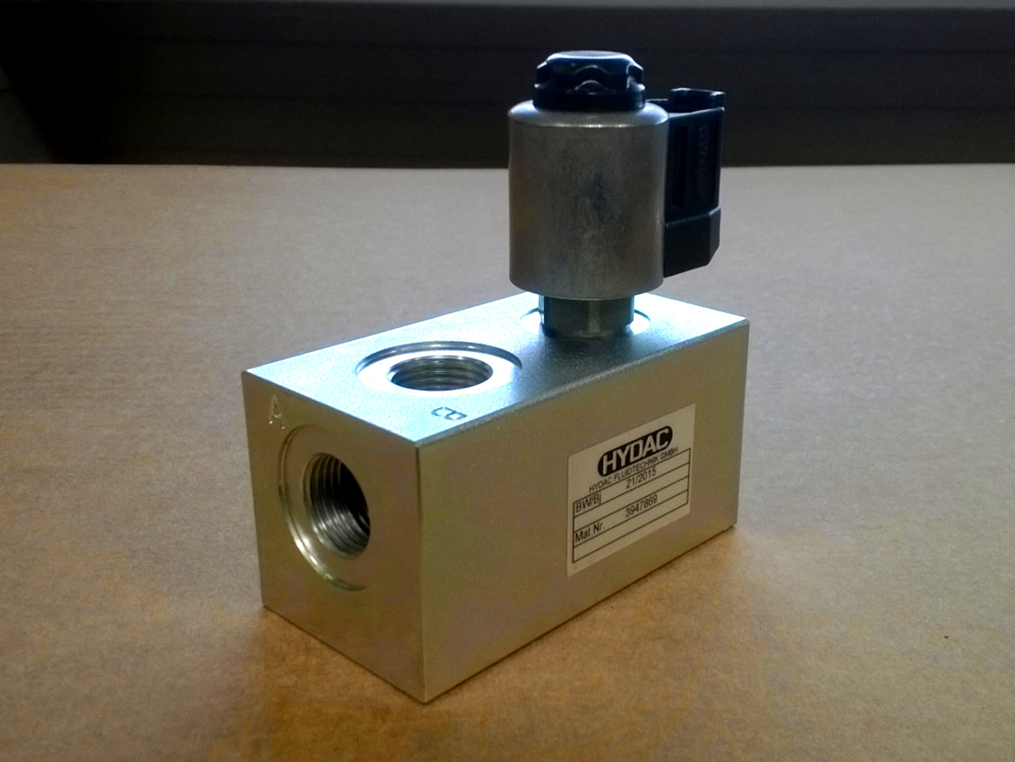 8051566 MAGNETVENTIL 12V