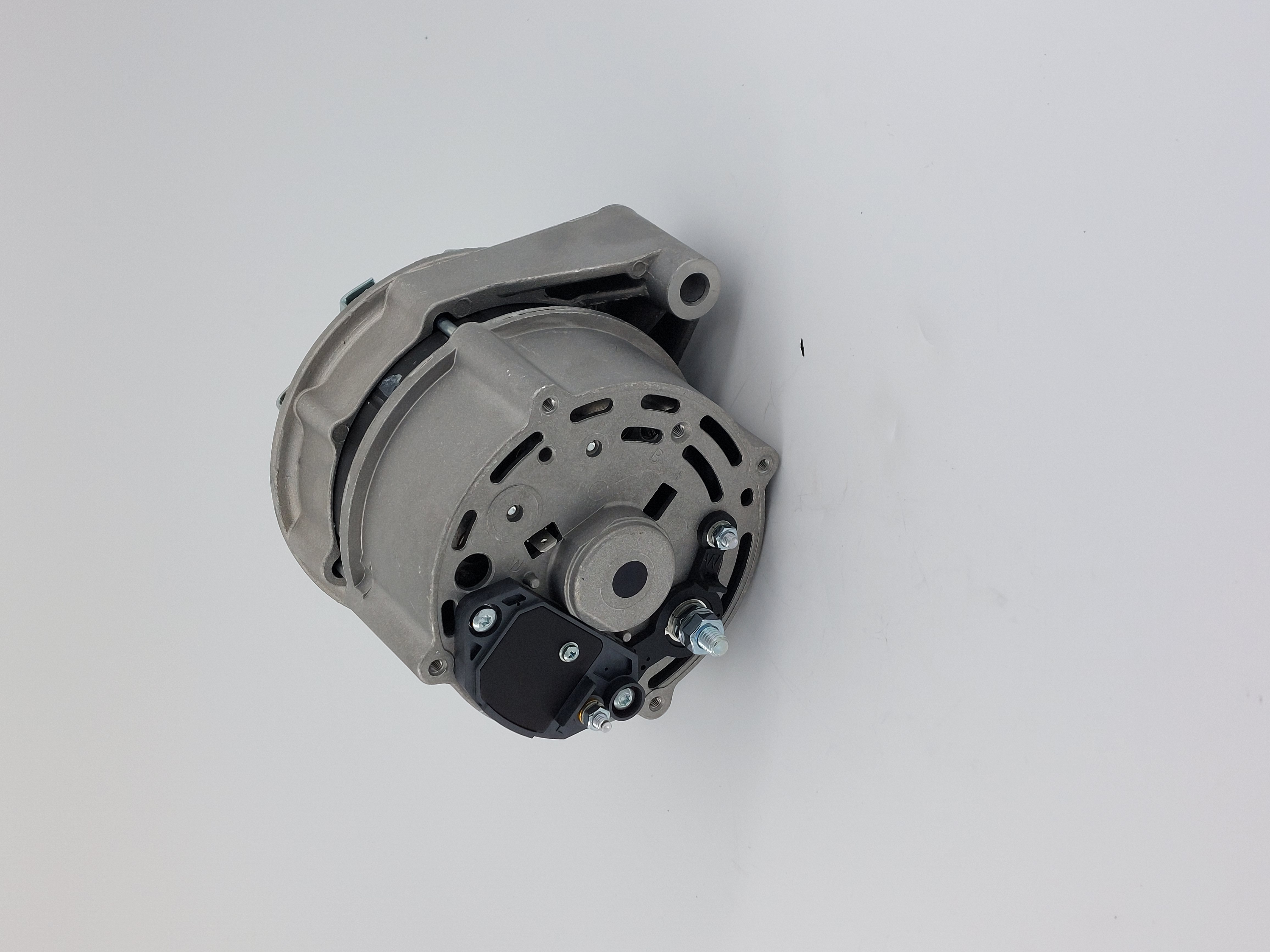 5411666277 LICHTMASCHINE FUER TCD 3.6 L4  AT=2005